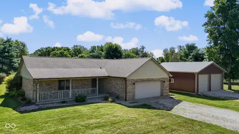 5847 Volunteer Ln, Martinsville, IN 46151