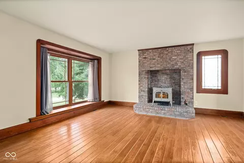 Living - 1839 Raccoon Way, Pendleton, IN 46064 photo 3 of 5