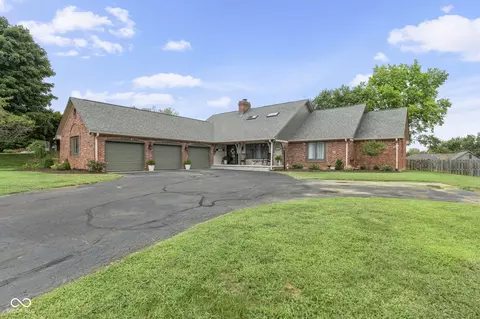 32 Raesta Dr, Mooresville, IN 46158