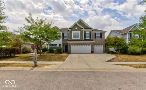 9993 Pepper Tree Ln, Noblesville, IN 46060