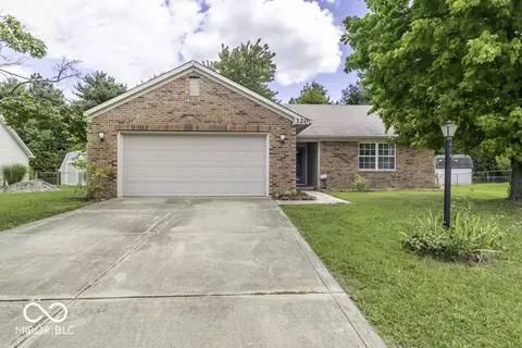 320 Southway Ct, Bargersville, IN 46106