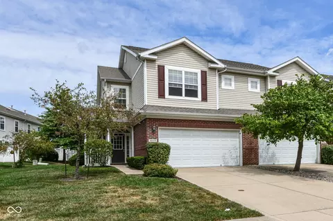 4012 Weston Pointe Dr, Zionsville, IN 46077