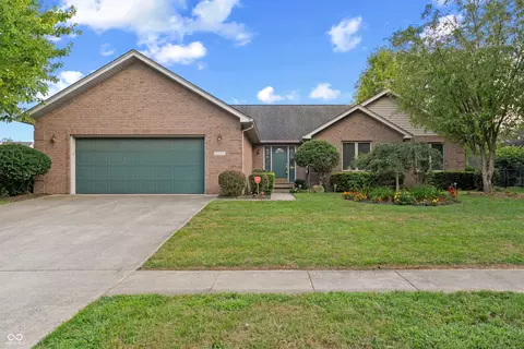 2333 Broadmoor Ln, Columbus, IN 47203