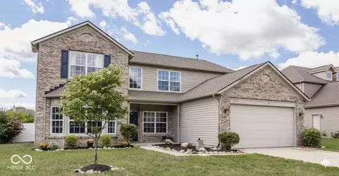 12599 Brookdale Dr, Fishers, IN 46037