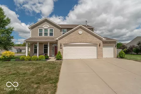 8104 Oriole Point Dr, Avon, IN 46123