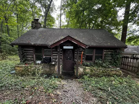 262 Hoover Dr, Princes Lakes, IN 46164