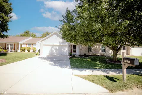 7916 Grand Gulch Dr, Indianapolis, IN 46239
