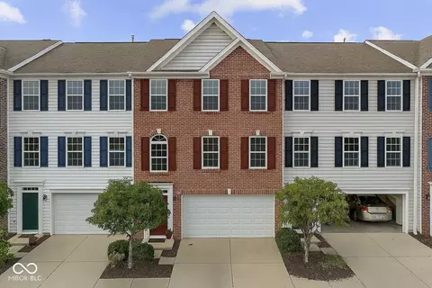 9458 Tanhurst Dr, Indianapolis, IN 46250