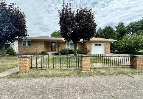 99 S 2nd St, Martinsville, IN 46151