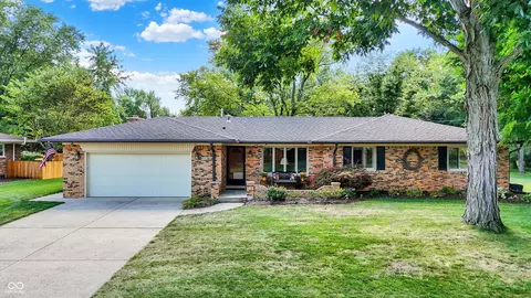 8540 Royal Meadow Dr, Indianapolis, IN 46217