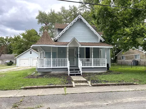 125 Church St, Southport, IN 46227