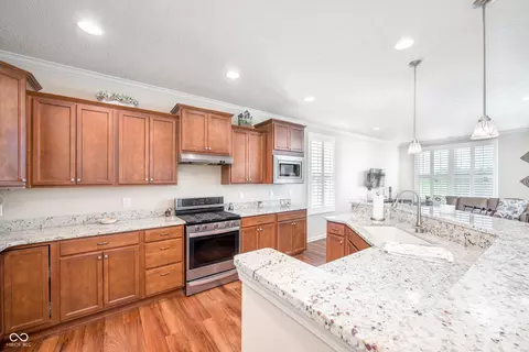 Kitchen - 4917 Silverbell Dr, Plainfield, IN 46168 photo 3 of 4