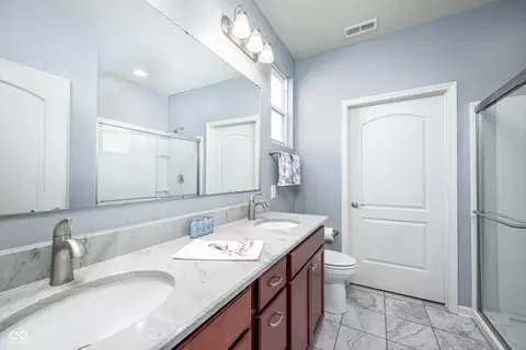 Bath - 4917 Silverbell Dr, Plainfield, IN 46168 photo 1 of 2