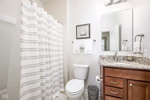 Bath - 4917 Silverbell Dr, Plainfield, IN 46168 photo 2 of 2