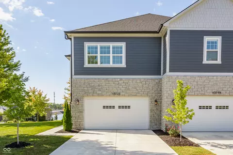 13723 W Voyager Dr, Fishers, IN 46037