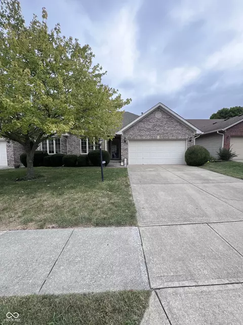 524 Silver Fox Ct, Indianapolis, IN 46217