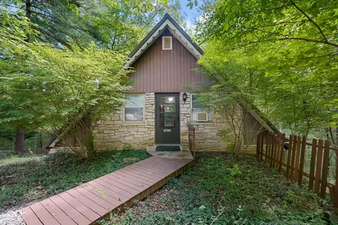 7477 Deckard Ridge Rd, Nashville, IN 47448