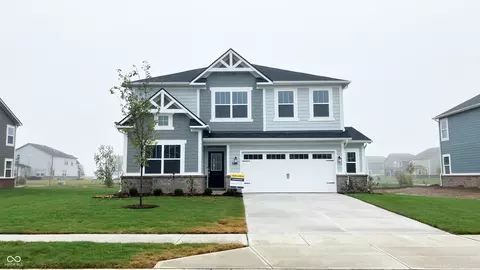 8833 Alexander Ridge Dr, Mccordsville, IN 46055