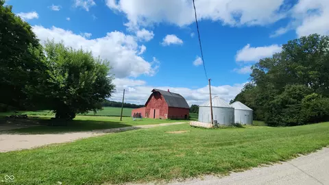 229 Trestle Rd, Veedersburg, IN 47987
