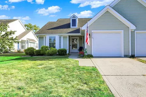 8254 Cape Dr N, Indianapolis, IN 46256