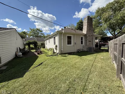 Exterior - 303 Duffey St, Plainfield, IN 46168 photo 12 of 17
