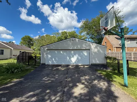 Exterior - 303 Duffey St, Plainfield, IN 46168 photo 6 of 17