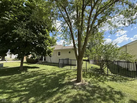 Exterior - 303 Duffey St, Plainfield, IN 46168 photo 5 of 17