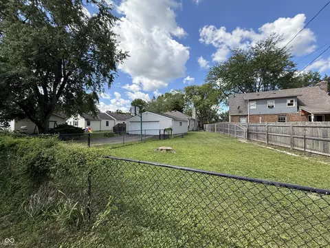 Exterior - 303 Duffey St, Plainfield, IN 46168 photo 8 of 17