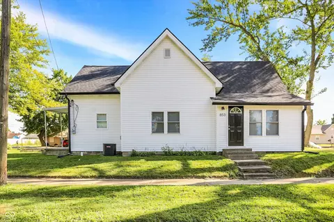 853 N 12th St, Elwood, IN 46036