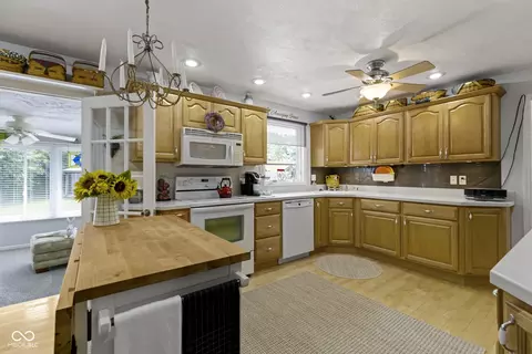 Kitchen - 1206 Doud Dr, Kokomo, IN 46902 photo 4 of 6