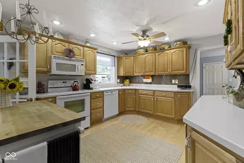 Kitchen - 1206 Doud Dr, Kokomo, IN 46902 photo 3 of 6