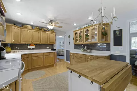 Kitchen - 1206 Doud Dr, Kokomo, IN 46902 photo 5 of 6