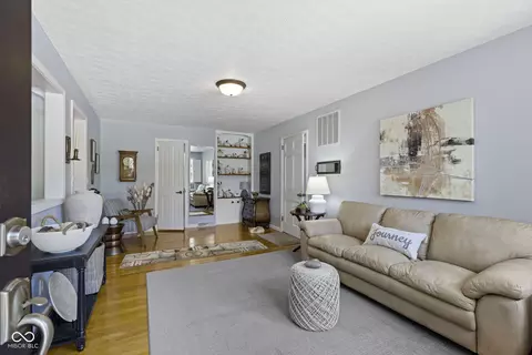 Entry Way - 1206 Doud Dr, Kokomo, IN 46902 photo 1 of 5