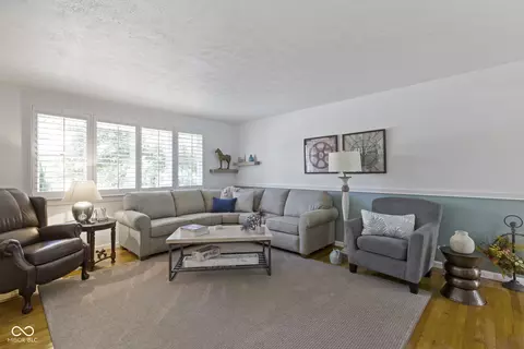Living - 1206 Doud Dr, Kokomo, IN 46902 photo 2 of 2