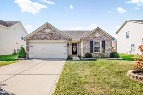 1035 W Muskegon Dr, Greenfield, IN 46140
