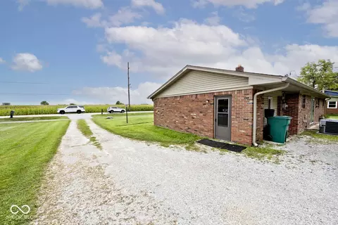 Exterior - 5656 S County Road 600 E, Plainfield, IN 46168 photo 7 of 7