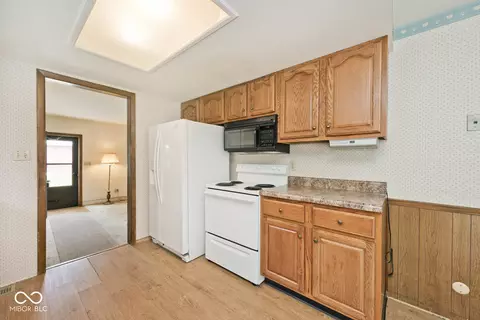Kitchen - 5656 S County Road 600 E, Plainfield, IN 46168 photo 5 of 5