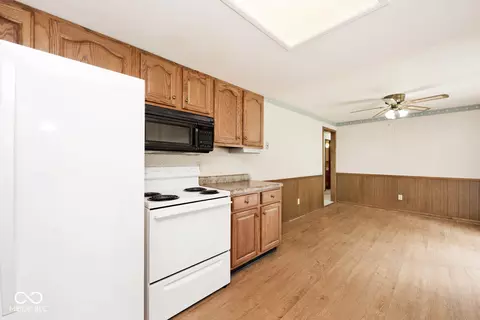 Kitchen - 5656 S County Road 600 E, Plainfield, IN 46168 photo 1 of 5