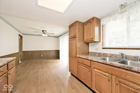 Kitchen - 5656 S County Road 600 E, Plainfield, IN 46168 photo 2 of 5