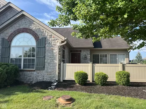 13863 Rue Charlot Ln, Mccordsville, IN 46055