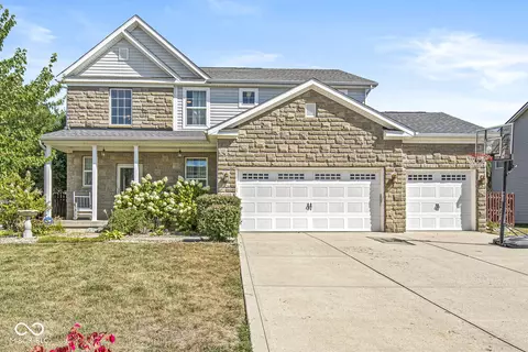 6090 Mountain Hawk Dr, Zionsville, IN 46077