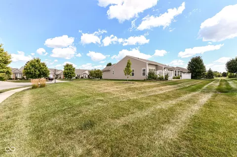 Exterior - 16159 Vintner Dr, Fishers, IN 46037 photo 7 of 9