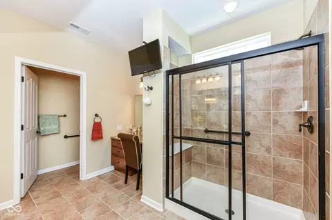 Bath - 16159 Vintner Dr, Fishers, IN 46037 photo 3 of 6