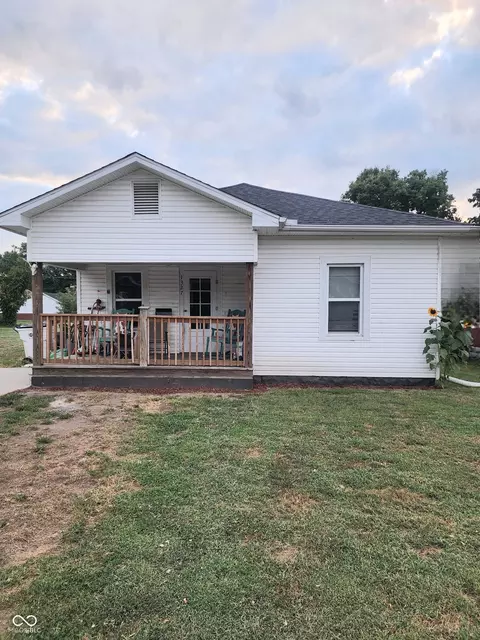 1327 S 4th St, Clinton, IN 47842