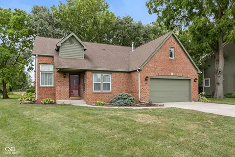 8962 Baywood Cir, Indianapolis, IN 46256