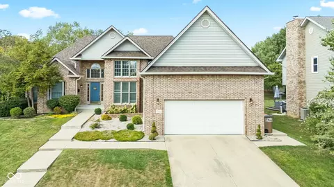 6044 Chinkapin Dr, Columbus, IN 47201