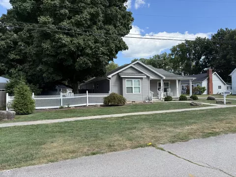 219 S Vine St, Thorntown, IN 46071