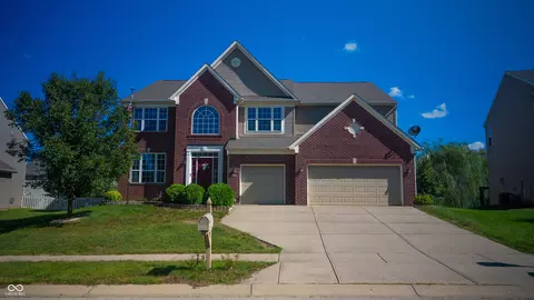 1315 Windswept Dr, Greenwood, IN 46143