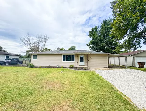6782 N Wahoo Tree St, North Terre Haute, IN 47805
