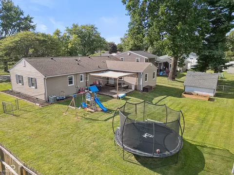 2631 Beech Dr, Columbus, IN 47203 photo 2